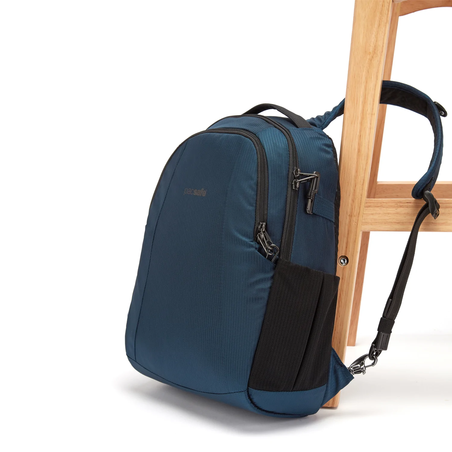 Pacsafe Metrosafe LS350 ECONYL Anti-Theft Backpack 12 Pacsafe Metrosafe LS350 ECONYL Anti-Theft Backpack - Image 10