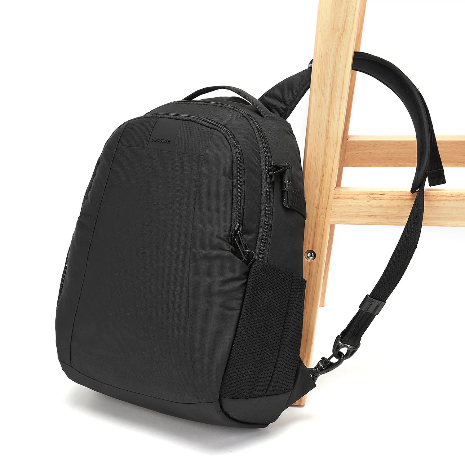 Pacsafe Metrosafe LS350 ECONYL Anti-Theft Backpack 17 Pacsafe Metrosafe LS350 ECONYL Anti-Theft Backpack - Image 15