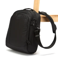 Pacsafe Metrosafe LS250 Anti-Theft Shoulder Bag 21 Pacsafe Metrosafe LS250 Anti-Theft Shoulder Bag -Selected Fashion Luggage Stores 7cc935 92b4aabd6c0f4599909a01679b1cf8bbmv2