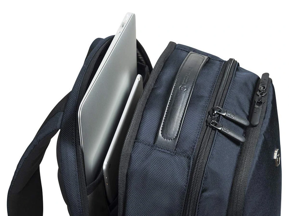 Victorinox Altmont Professional Essentials Laptop Backpack 17 Victorinox Altmont Professional Essentials Laptop Backpack - Image 15